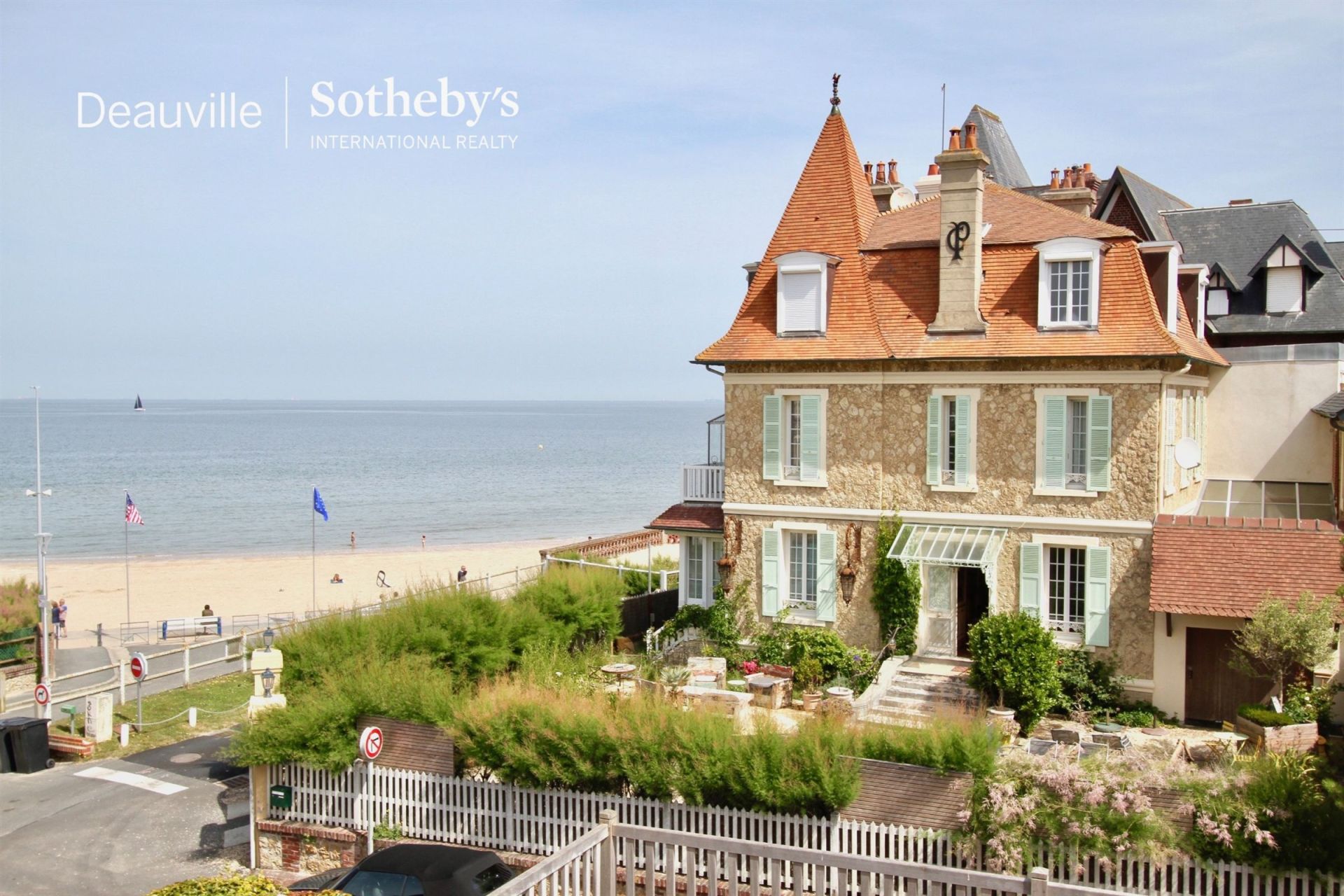 Vente Villa BlonvillesurMer 10 Pièces 300 m² Pays d'Auge Sotheby's International Realty Vente Villa BlonvillesurMer 10 Pièces 300 m² Pays d'Auge Sotheby's International Realty