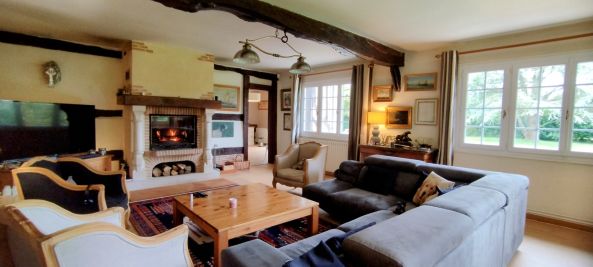 maison 6 Pièces en vente sur LE BEC HELLOUIN (27800) Vente Maison Le Bec-Hellouin 6 Pièces 193 m²