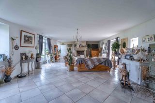 house 6 Rooms for sale on BAYEUX (14400)