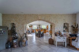 house 6 Rooms for sale on BAYEUX (14400)