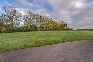 house 6 Rooms for sale on BAYEUX (14400)