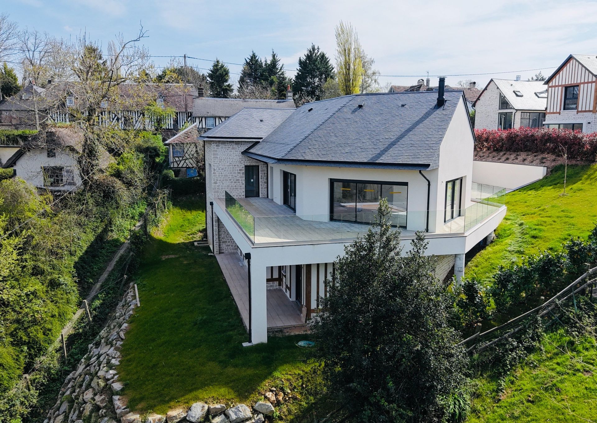 house 9 Rooms for sale on TROUVILLE SUR MER (14360)