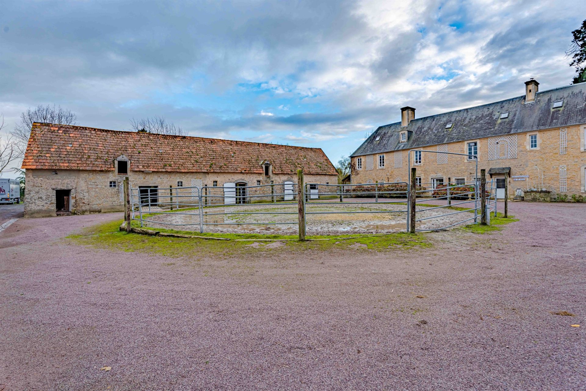 equestrian property 14 Rooms for sale on LE MOLAY LITTRY (14330)