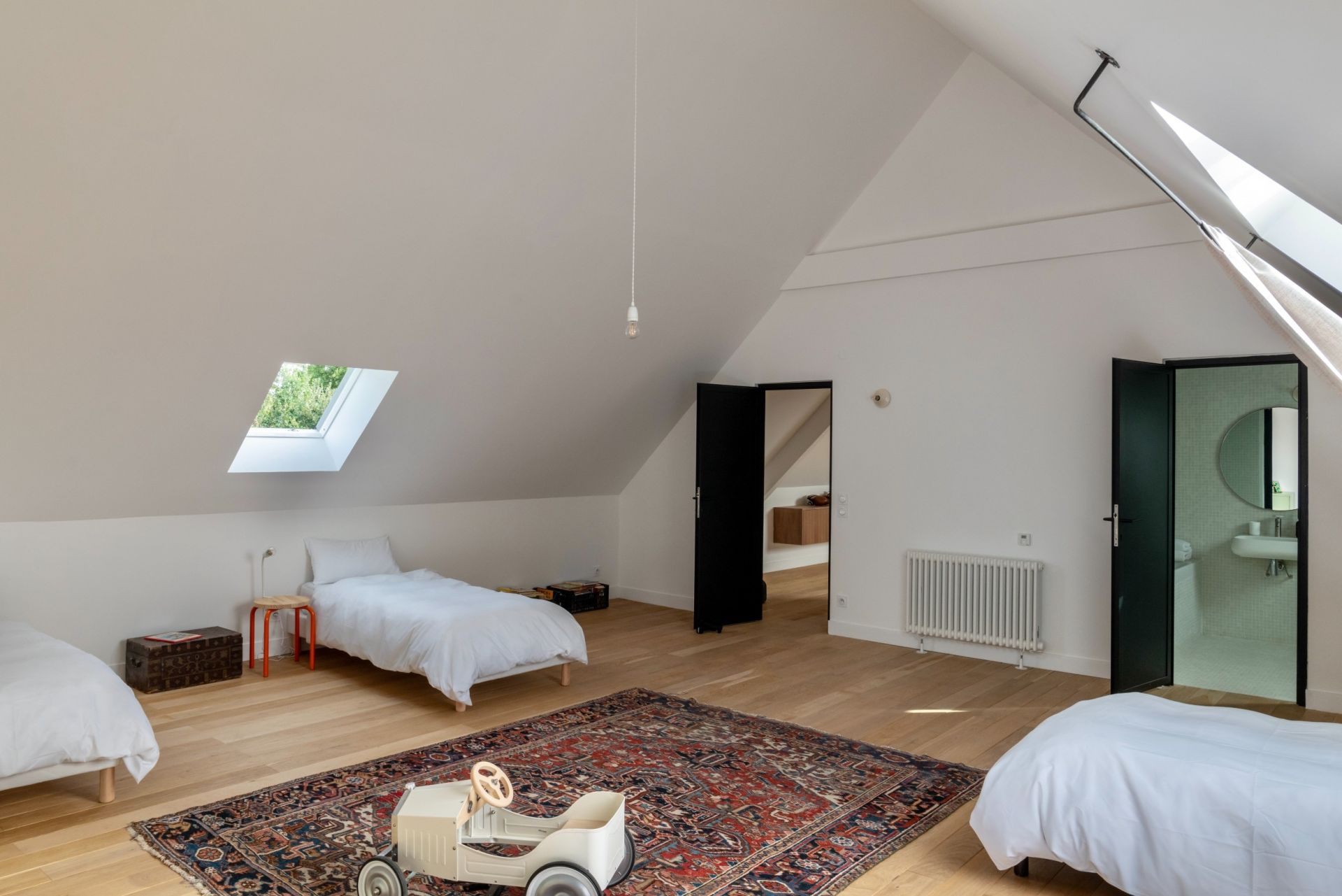 house 11 Rooms for seasonal rent on ST ETIENNE LA THILLAYE (14950)