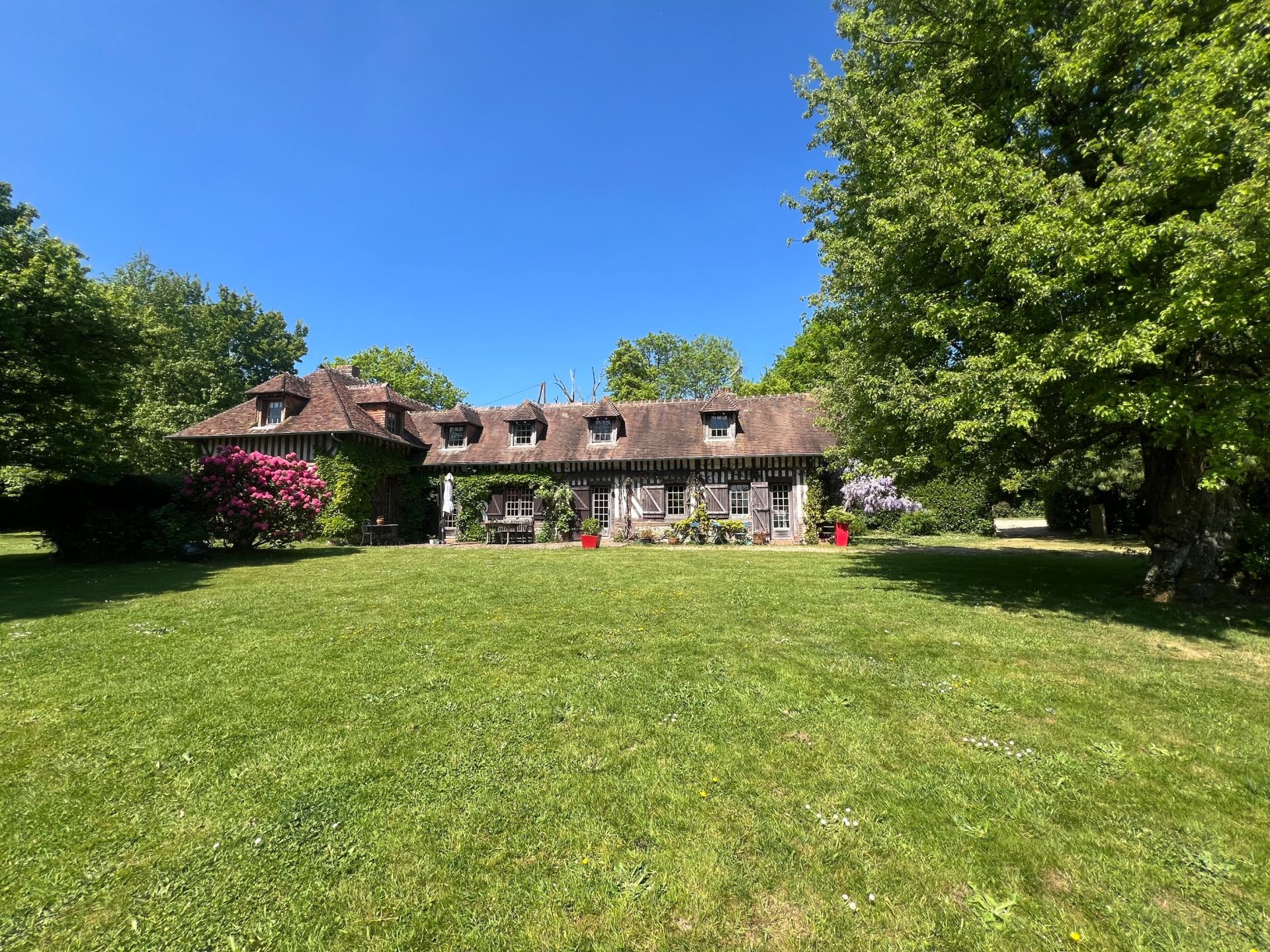 house 8 Rooms for sale on ST ANDRE D HEBERTOT (14130)