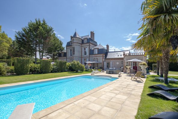 Sale Castle La Ferrière-sur-Risle 15 Rooms 476 m²