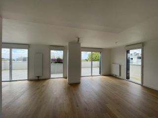 apartment 5 Rooms for sale on MONT ST AIGNAN (76130)