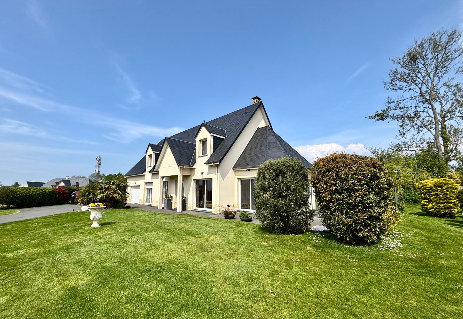 house 5 Rooms for sale on TOUQUES (14800)