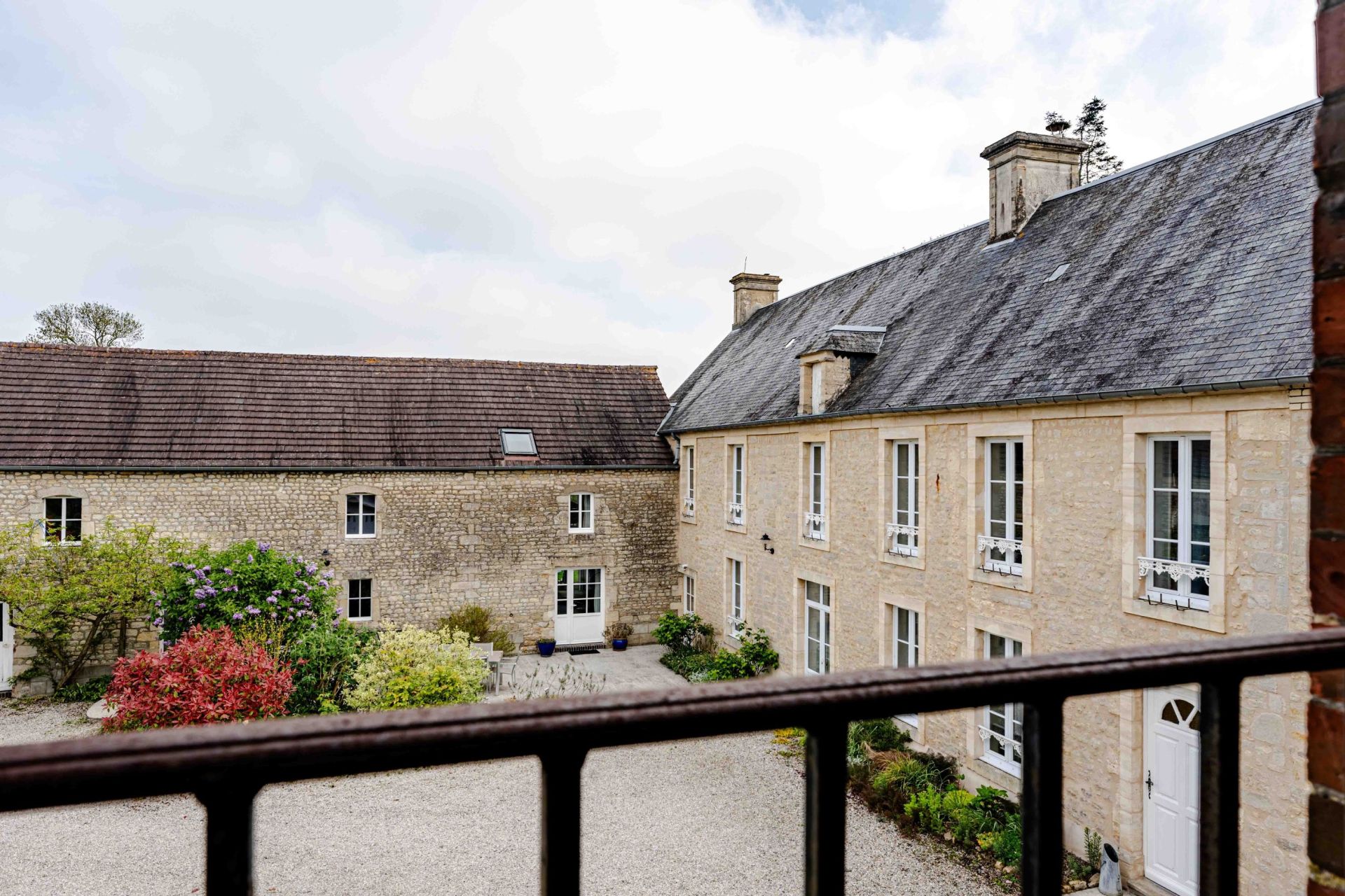 house 17 Rooms for sale on BAYEUX (14400)