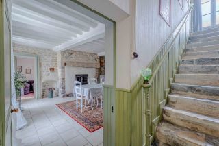house 17 Rooms for sale on BAYEUX (14400)