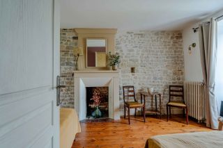 house 17 Rooms for sale on BAYEUX (14400)