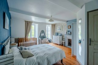 house 17 Rooms for sale on BAYEUX (14400)