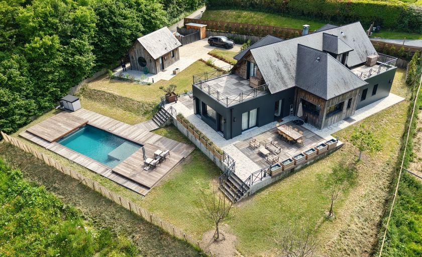 house 6 Rooms for sale on VIEUX BOURG (14130)