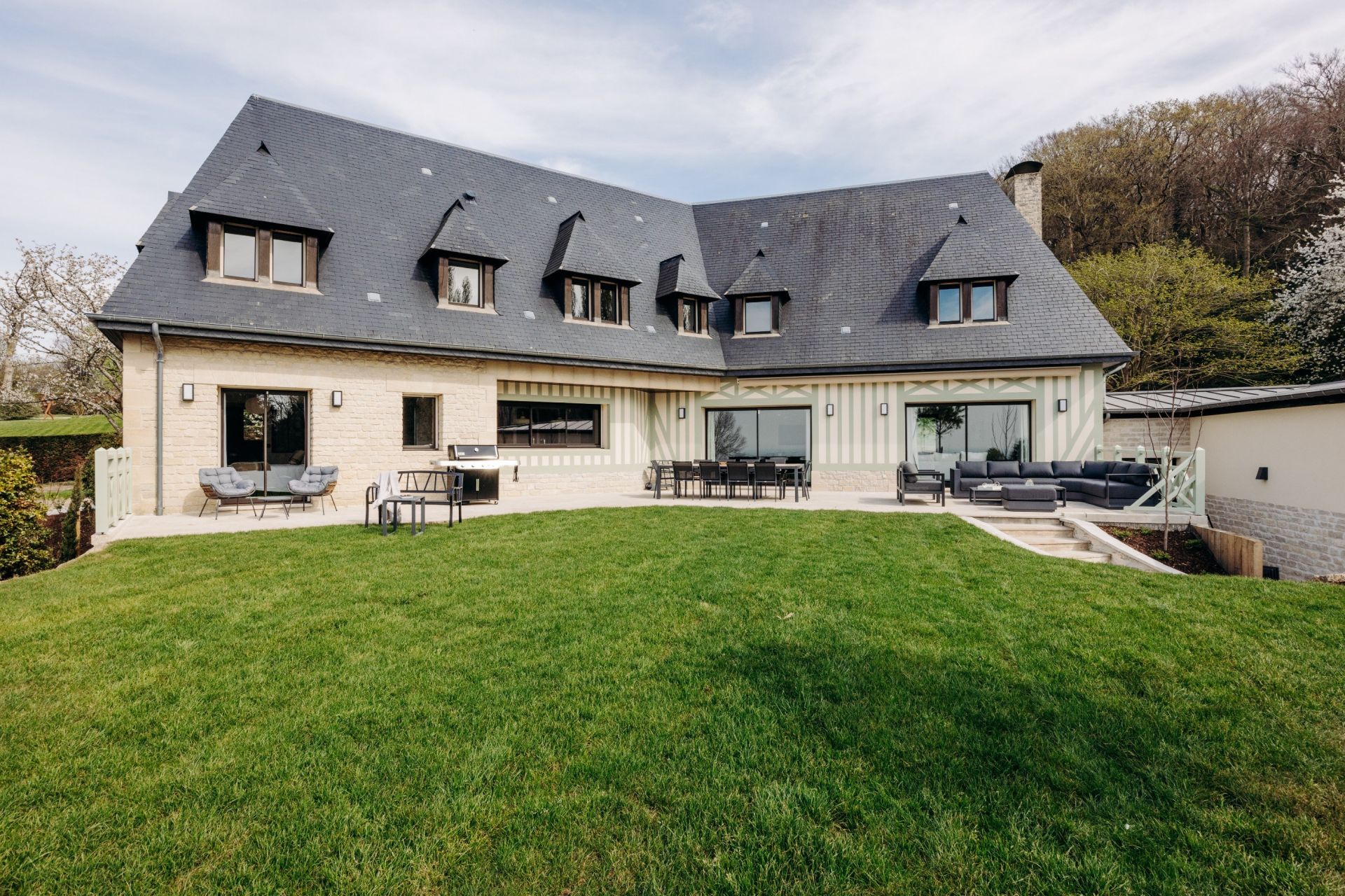 maison 10 Pièces en location saisonnière sur VILLERVILLE (14113)