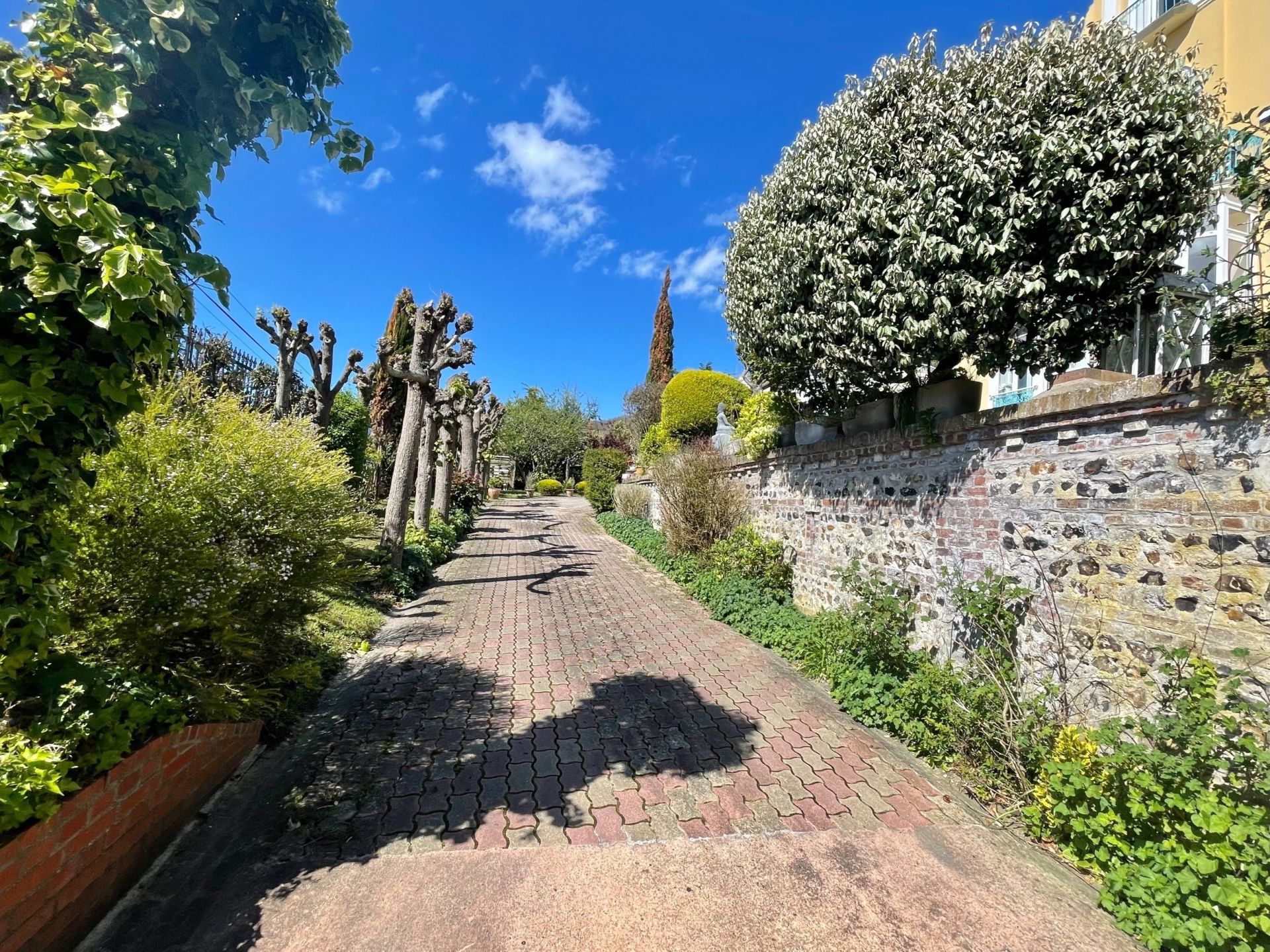 house 19 Rooms for sale on STE ADRESSE (76310)