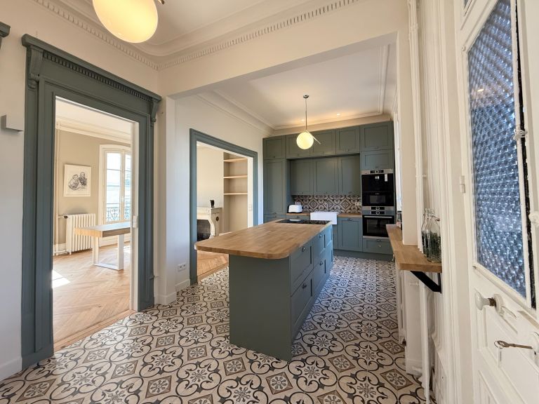 house 9 Rooms for sale on ROUEN (76000)