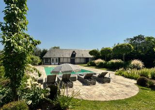 maison 9 Pièces en location saisonnière sur EQUEMAUVILLE (14600)