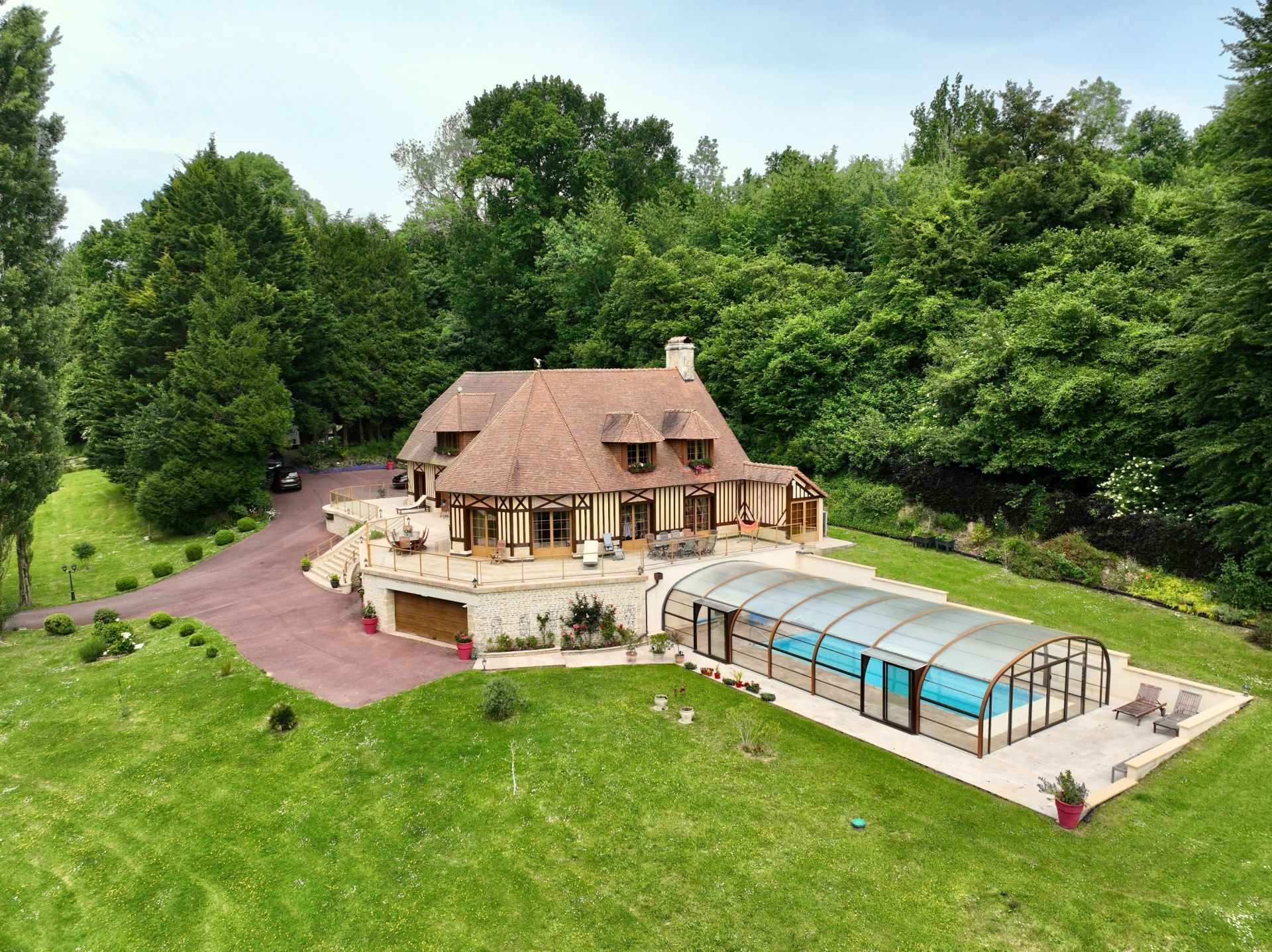 house 9 Rooms for sale on BONNEBOSQ (14340)
