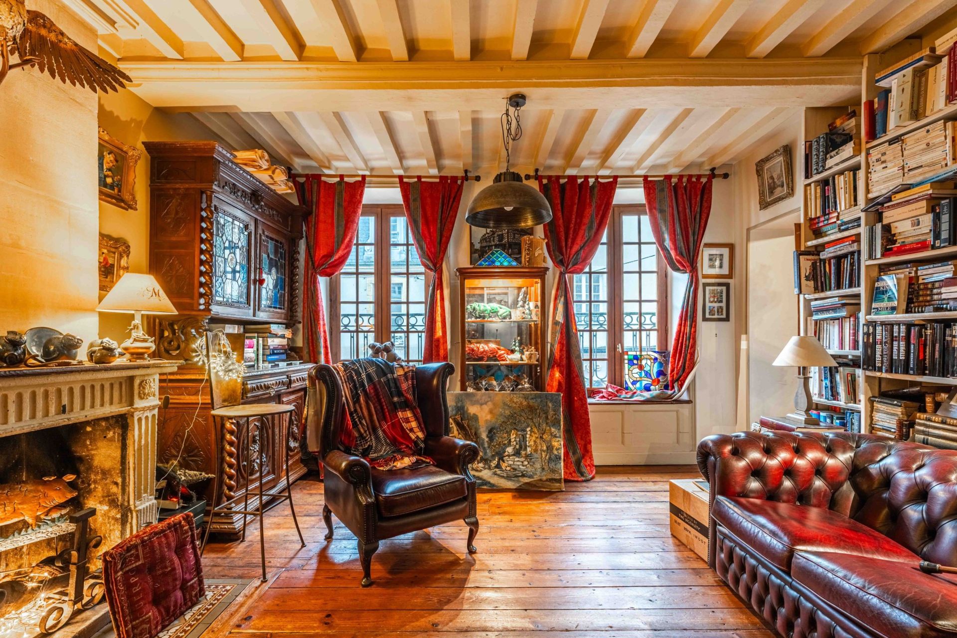 apartment 9 Rooms for sale on BAYEUX (14400)