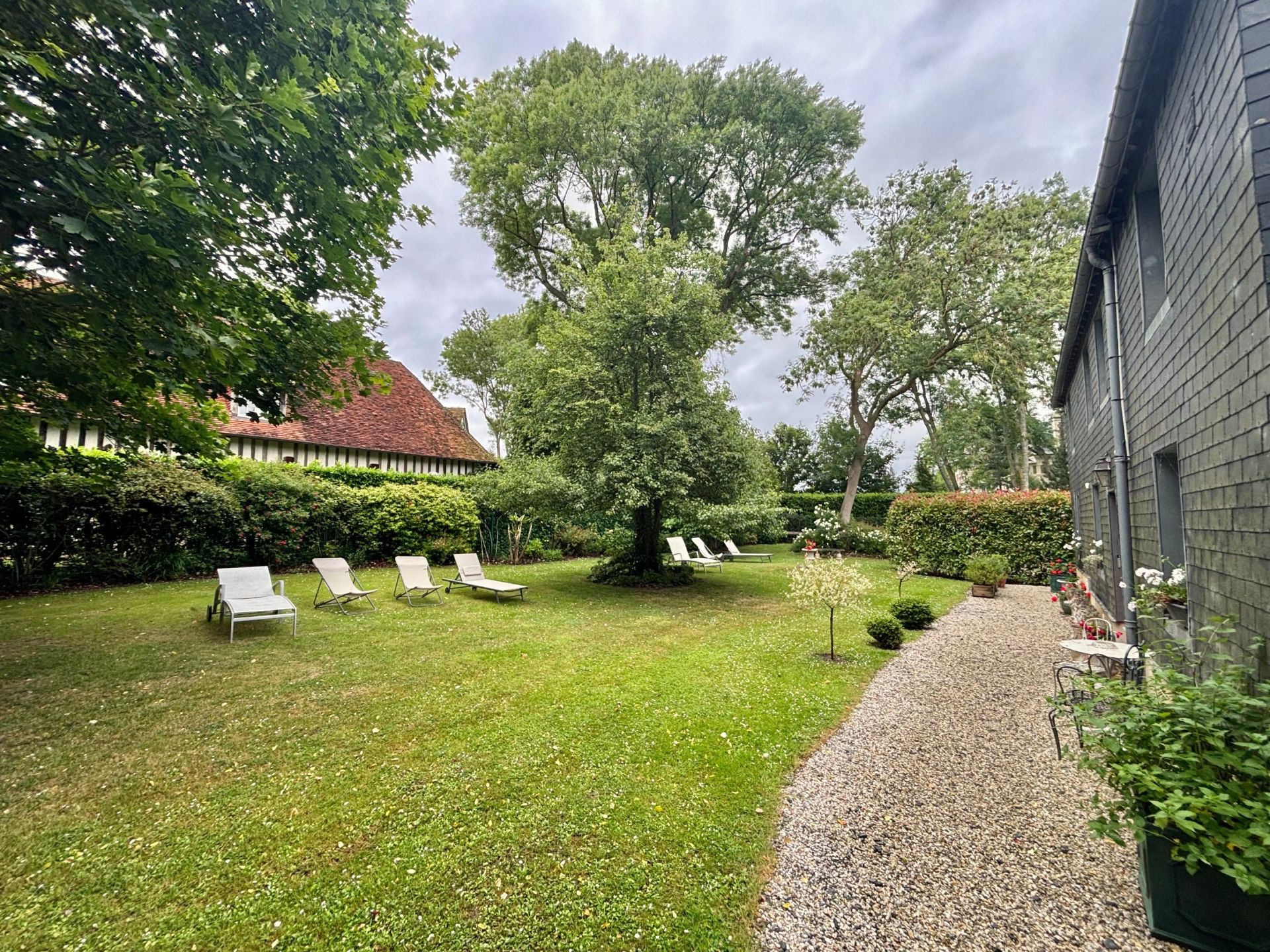 house 12 Rooms for sale on TOURGEVILLE (14800)