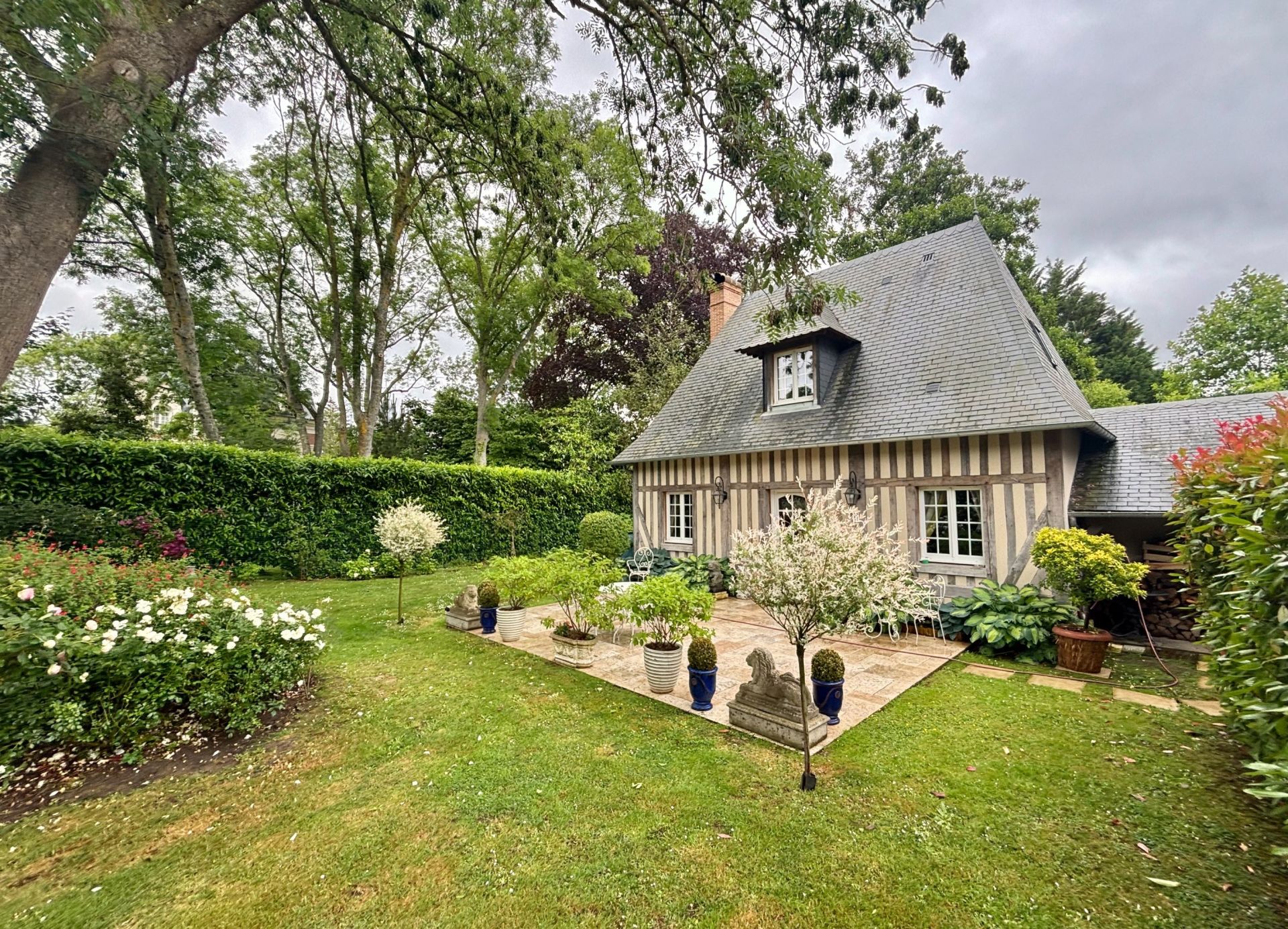 house 12 Rooms for sale on TOURGEVILLE (14800)