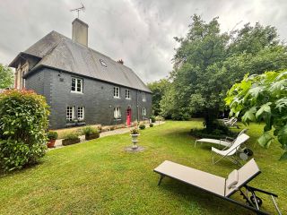 house 12 Rooms for sale on TOURGEVILLE (14800)