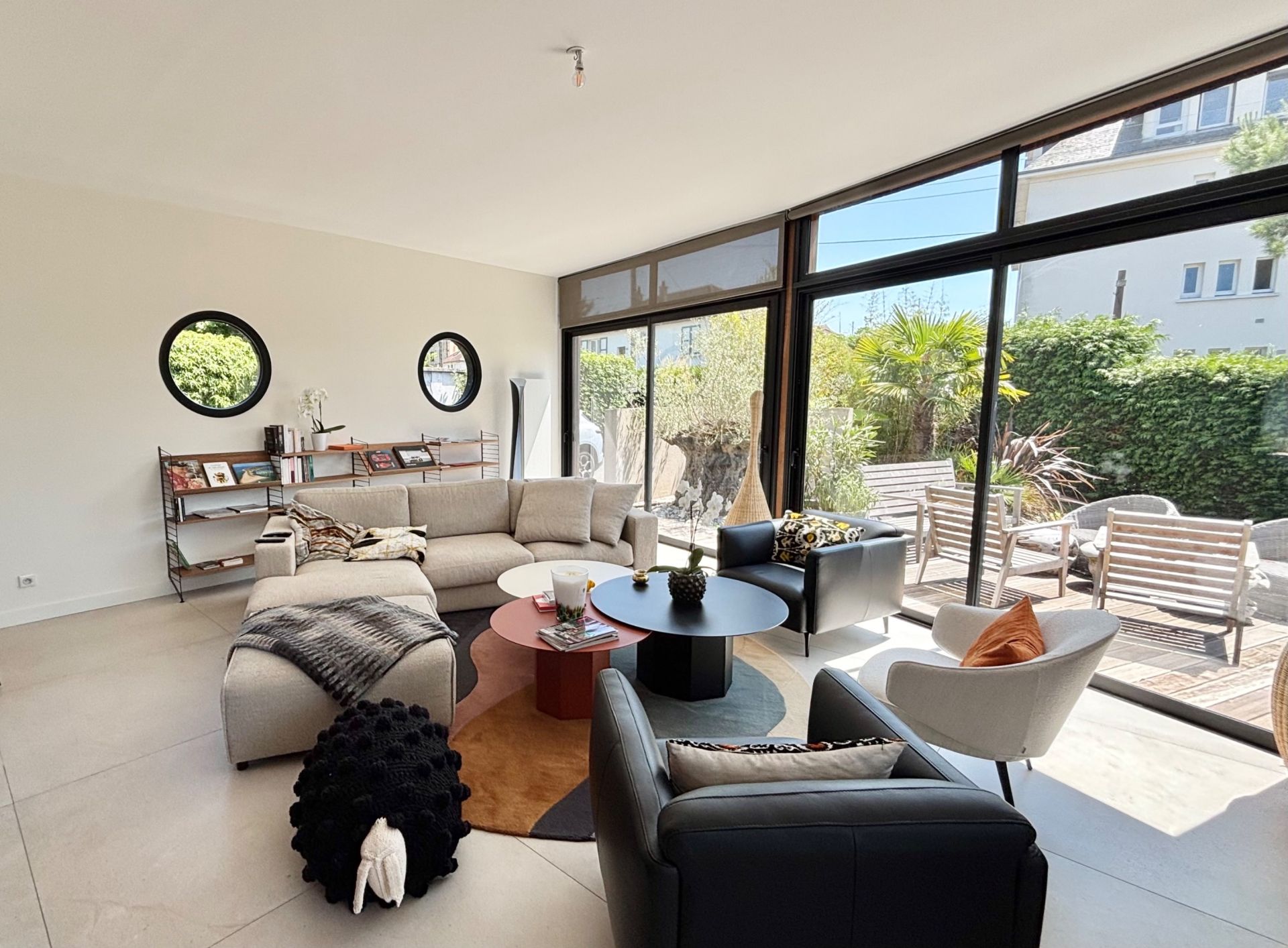 house 8 Rooms for sale on CAEN (14000)