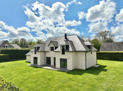 house 8 Rooms for sale on HONFLEUR (14600) Sale House Honfleur 8 Rooms 310 m²