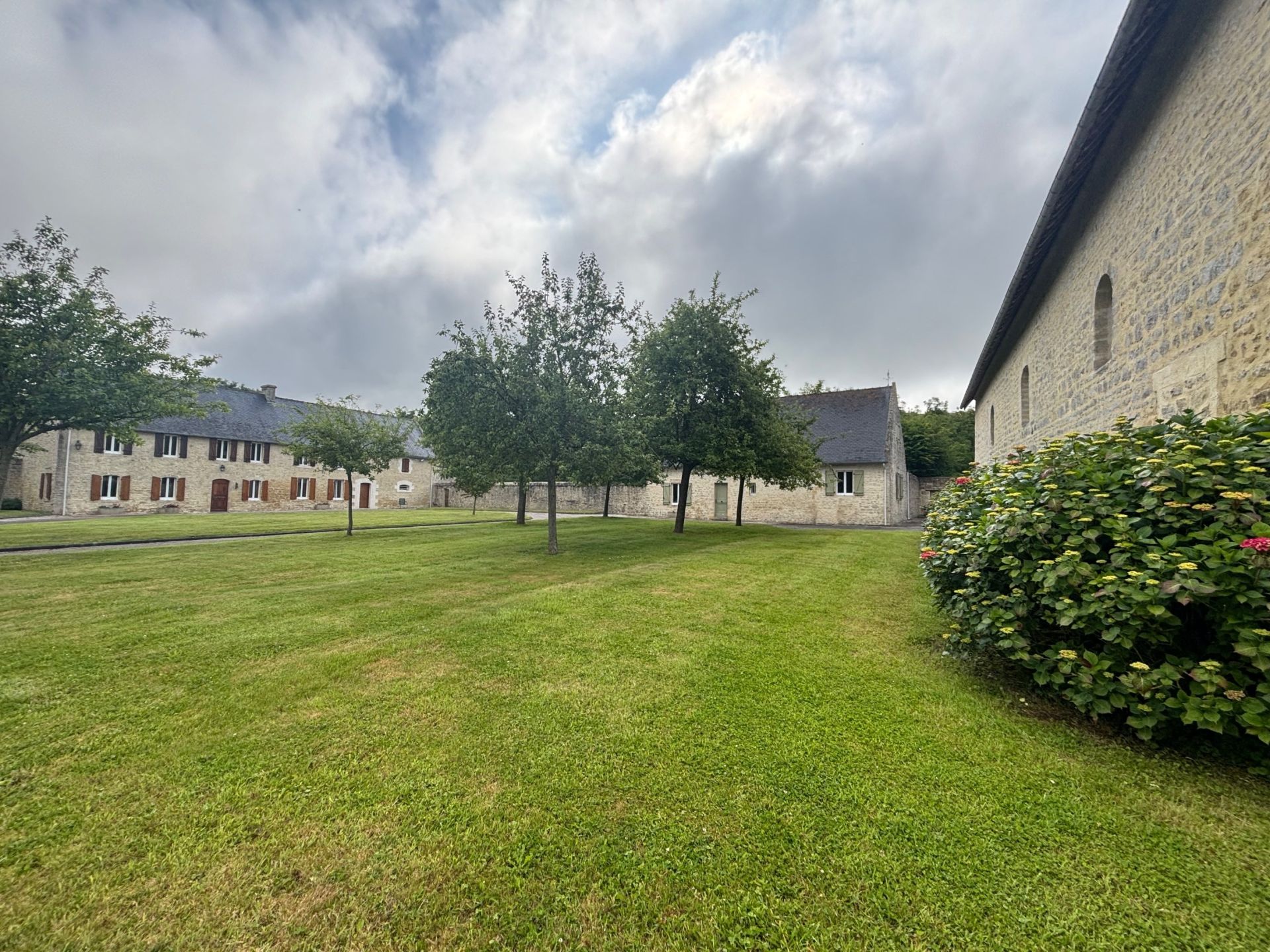 house 9 Rooms for sale on BAYEUX (14400)