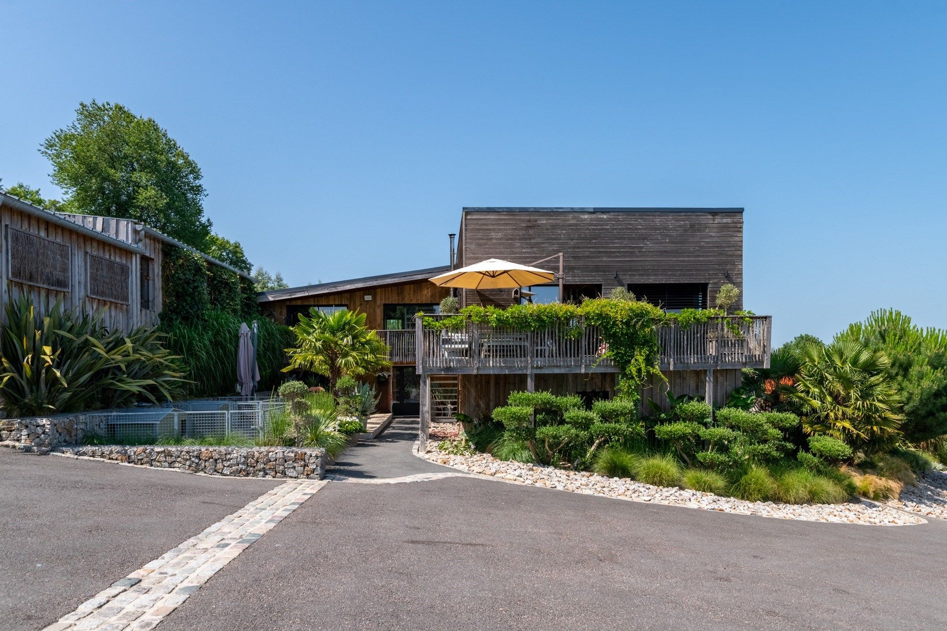 house 8 Rooms for sale on PONT L EVEQUE (14130)