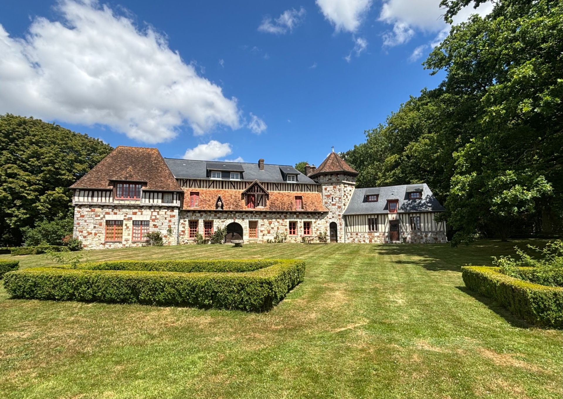 manor house 10 Rooms for sale on ECAQUELON (27290)