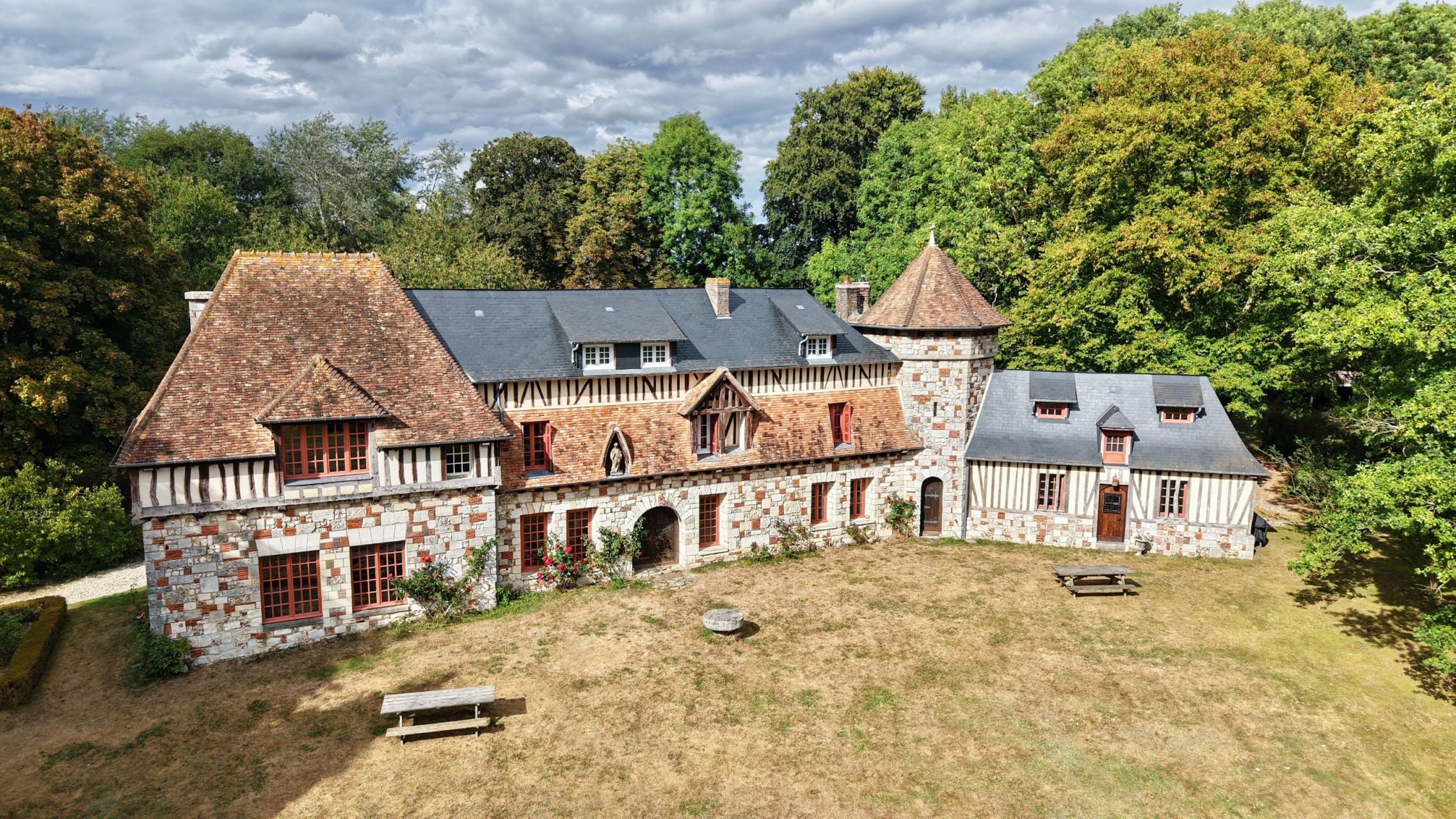 manor house 10 Rooms for sale on ECAQUELON (27290)