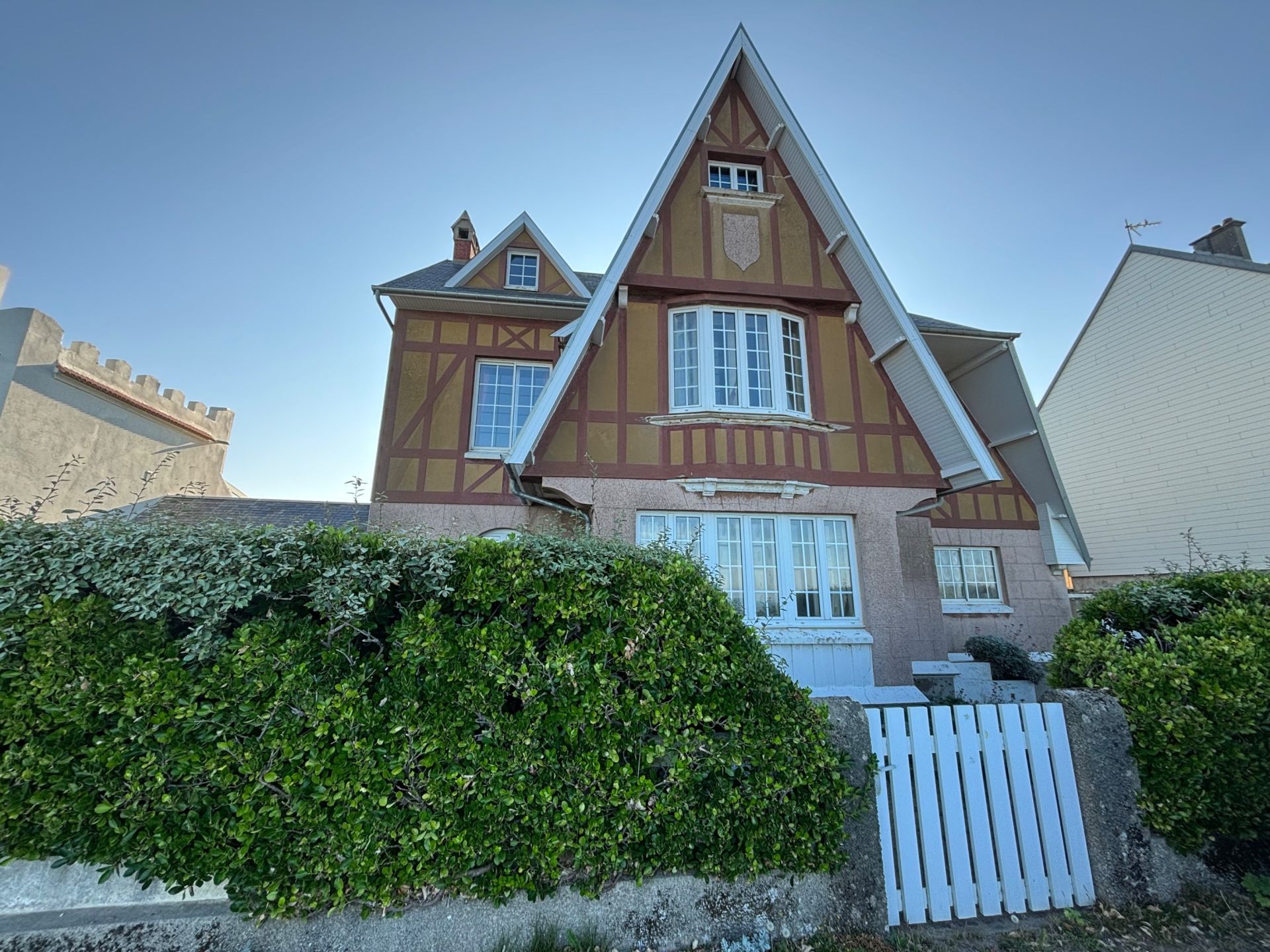 house 11 Rooms for sale on AGON COUTAINVILLE (50230)
