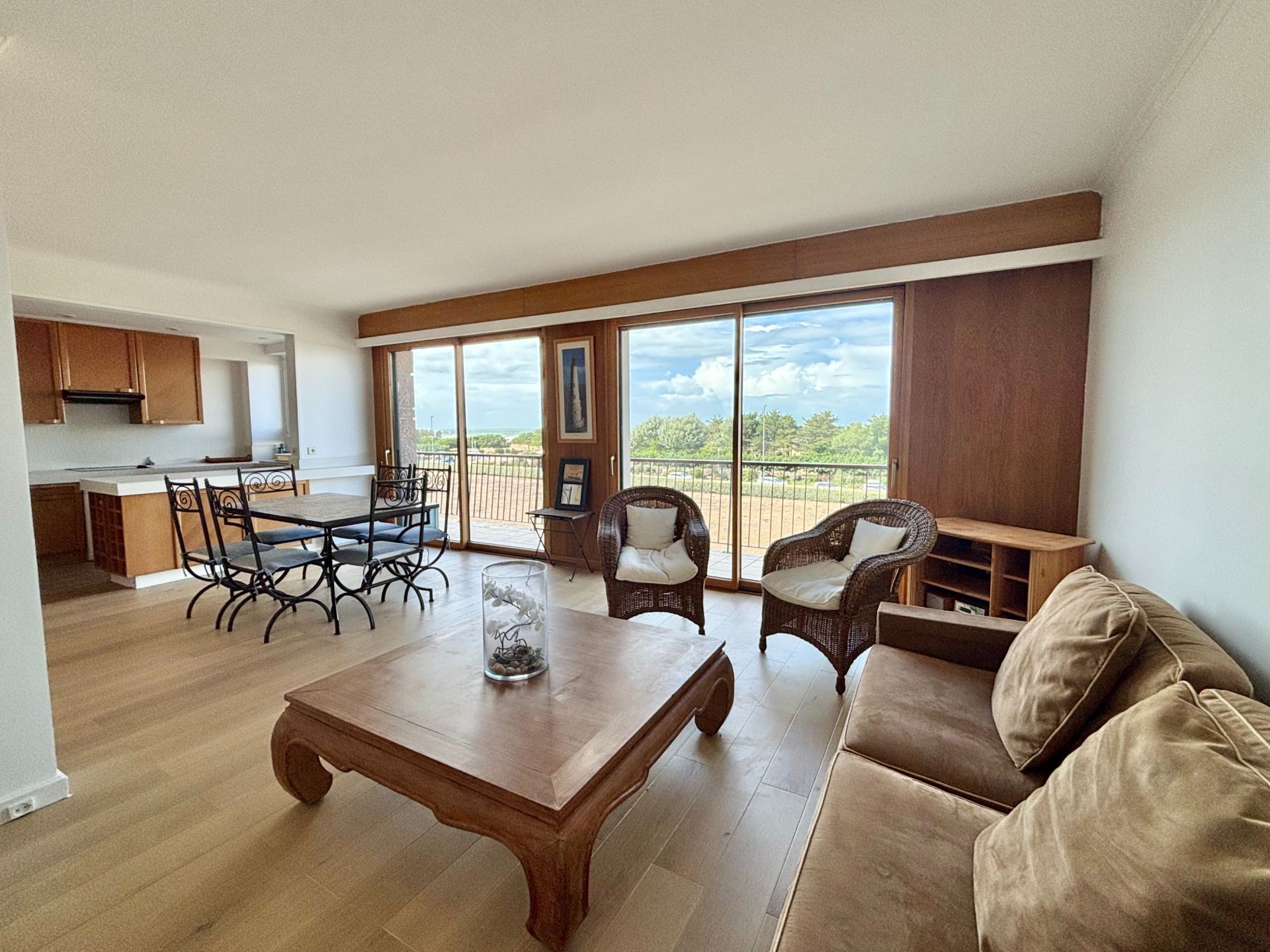 apartment 4 Rooms for sale on DEAUVILLE (14800)
