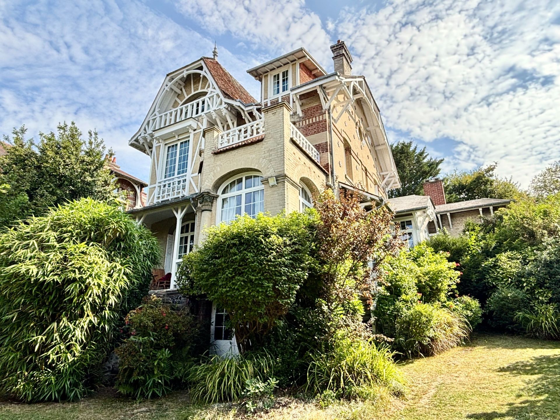 house 9 Rooms for sale on STE ADRESSE (76310)
