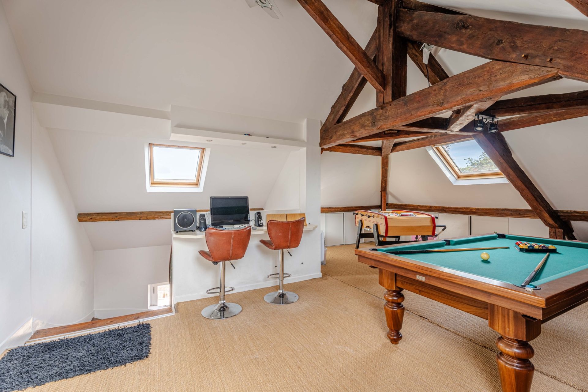 house 12 Rooms for sale on CREULLY (14480)