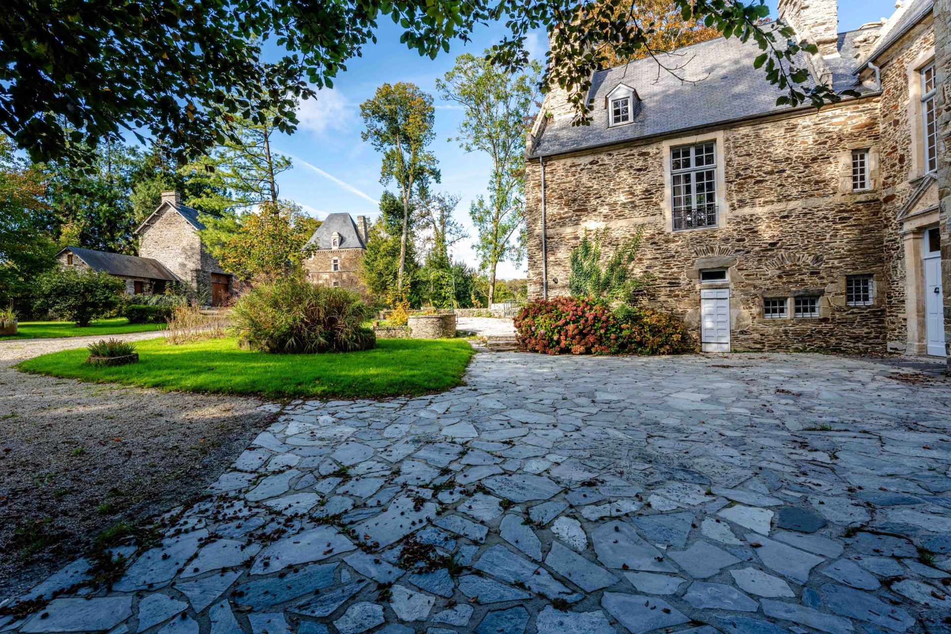 house 20 Rooms for sale on AGNEAUX (50180)