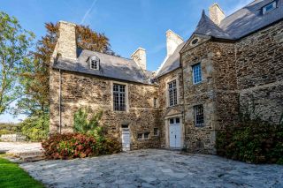 house 20 Rooms for sale on AGNEAUX (50180)