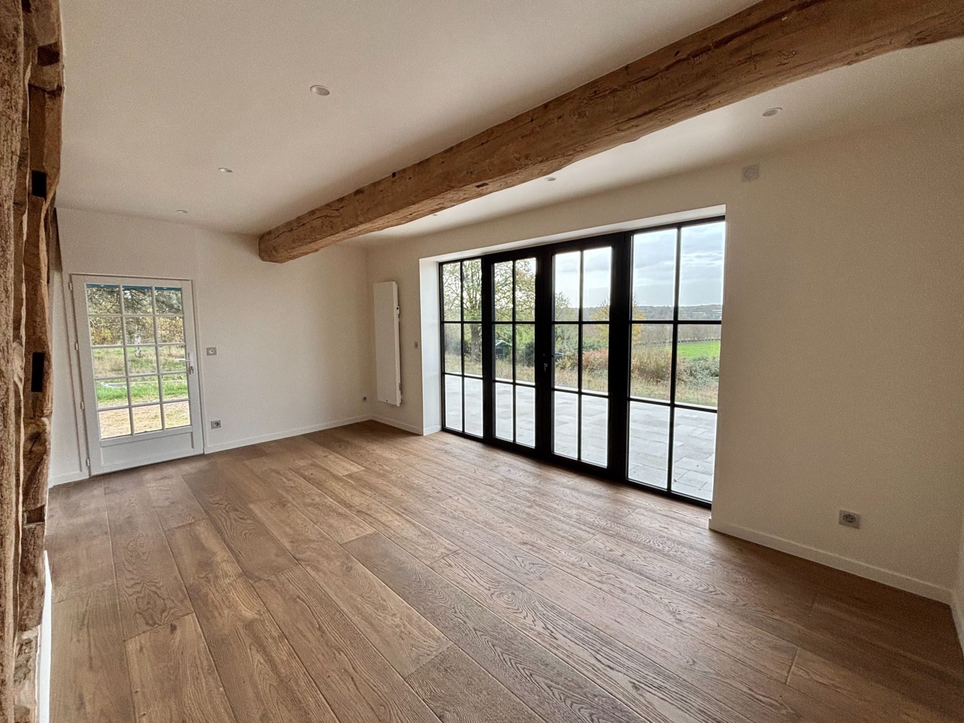 house 7 Rooms for sale on MEZIDON VALLEE D AUGE (14140)