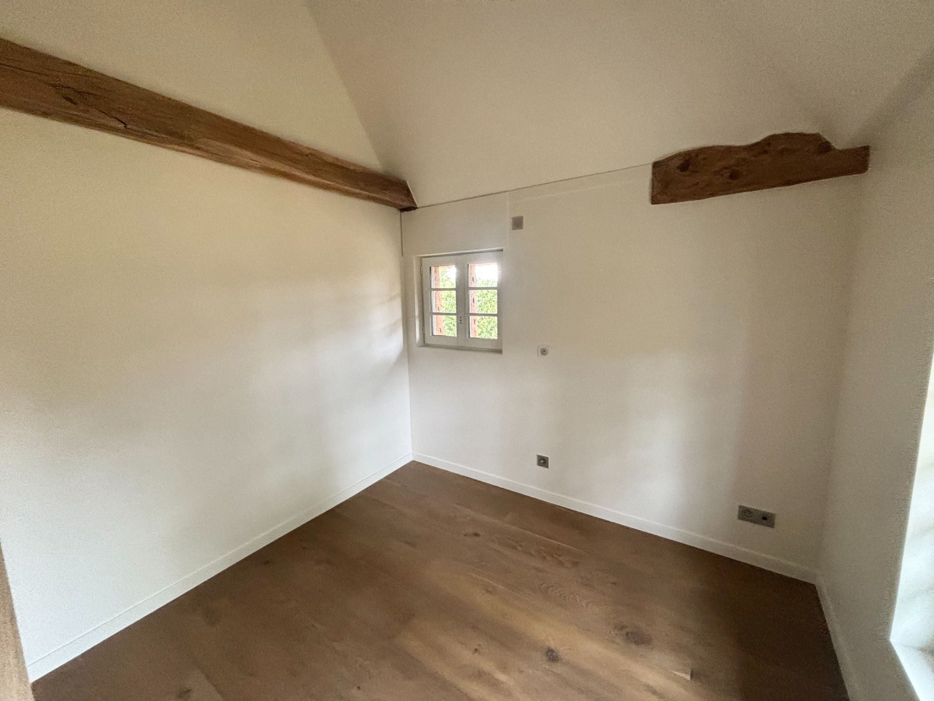 house 7 Rooms for sale on MEZIDON VALLEE D AUGE (14140)