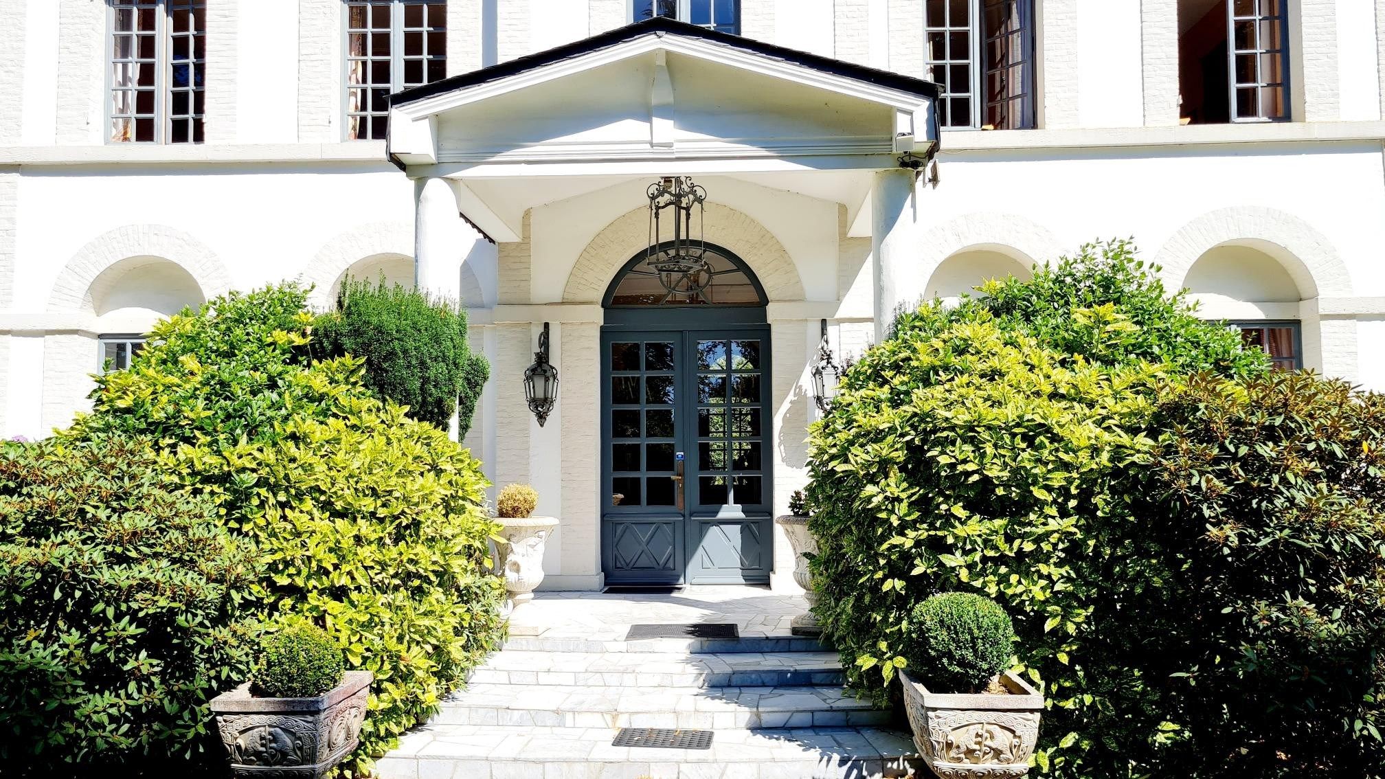 mansion 16 Rooms for sale on DEAUVILLE (14800)