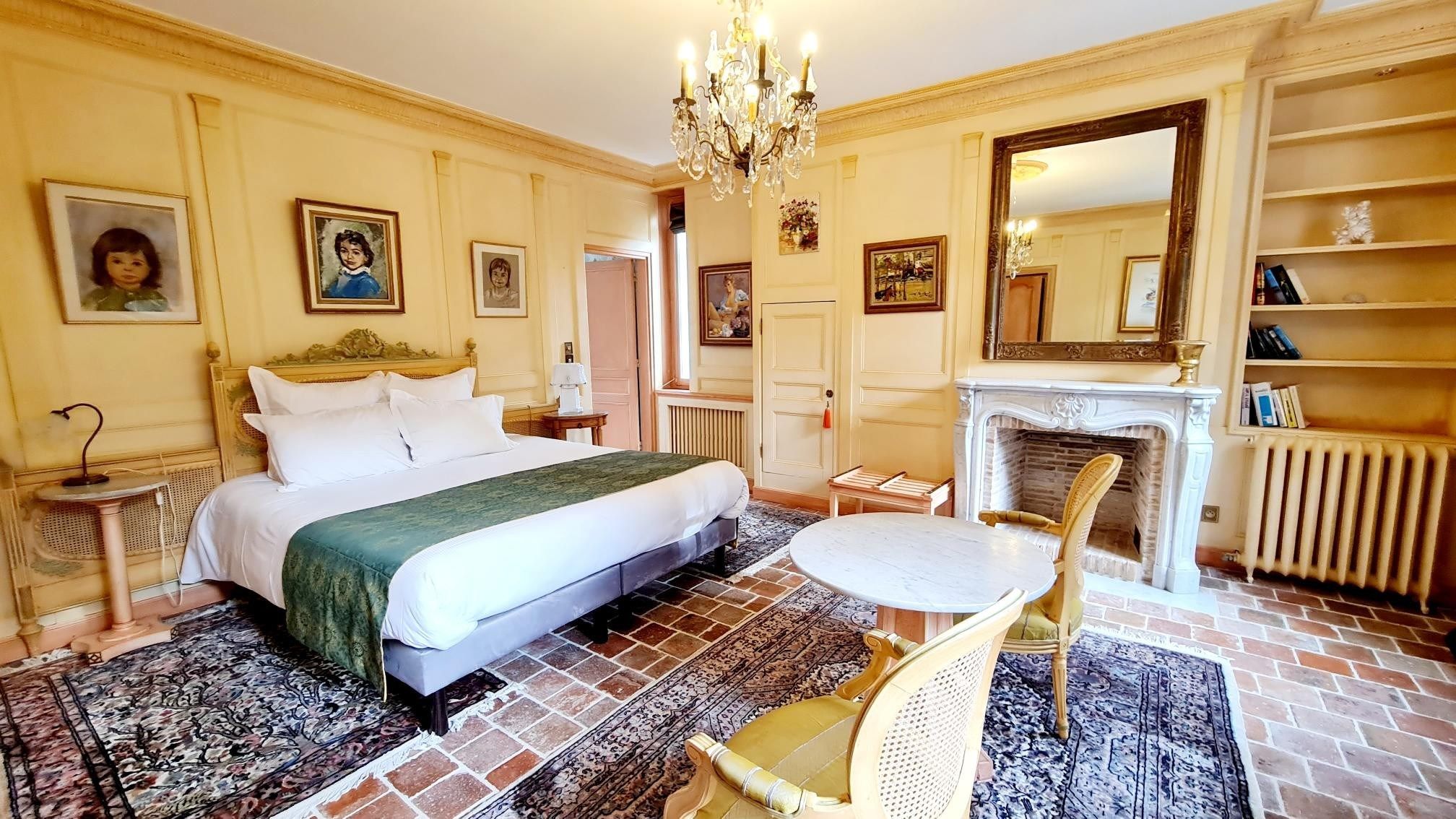 mansion 16 Rooms for sale on DEAUVILLE (14800)