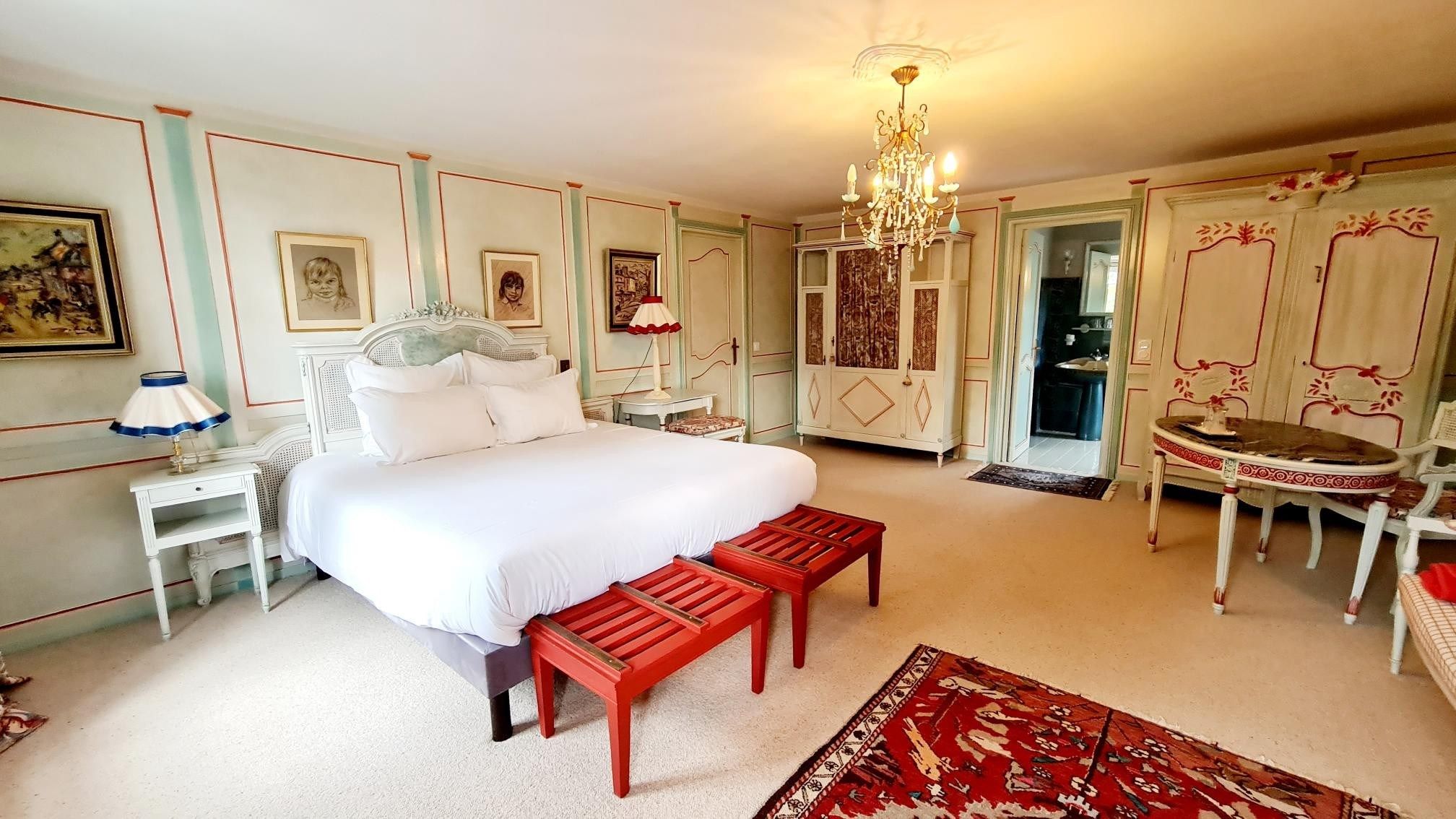 mansion 16 Rooms for sale on DEAUVILLE (14800)