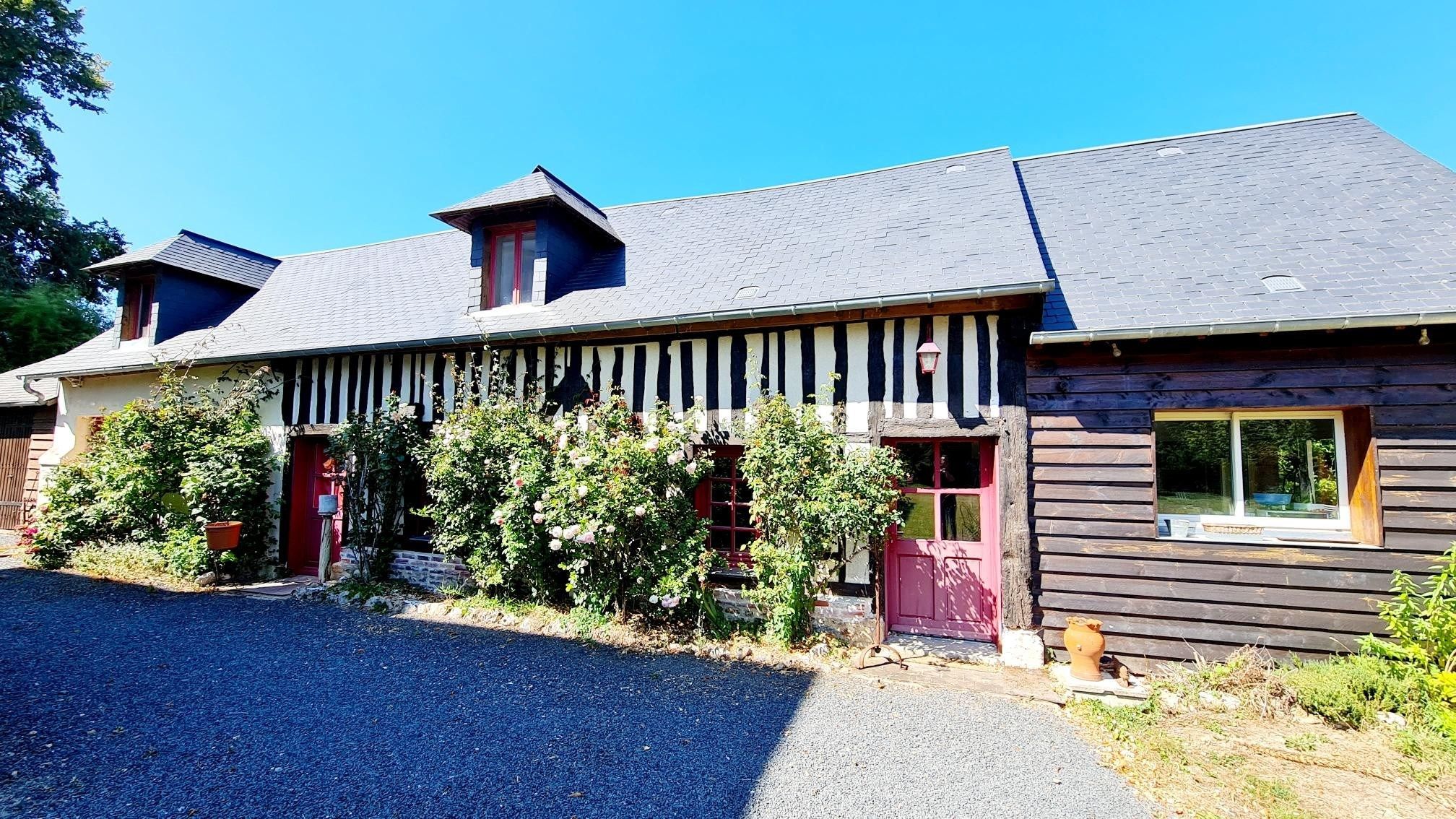 mansion 16 Rooms for sale on DEAUVILLE (14800)