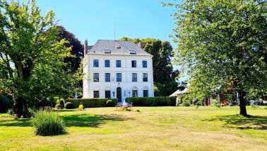 mansion 16 Rooms for sale on PONT L EVEQUE (14130)