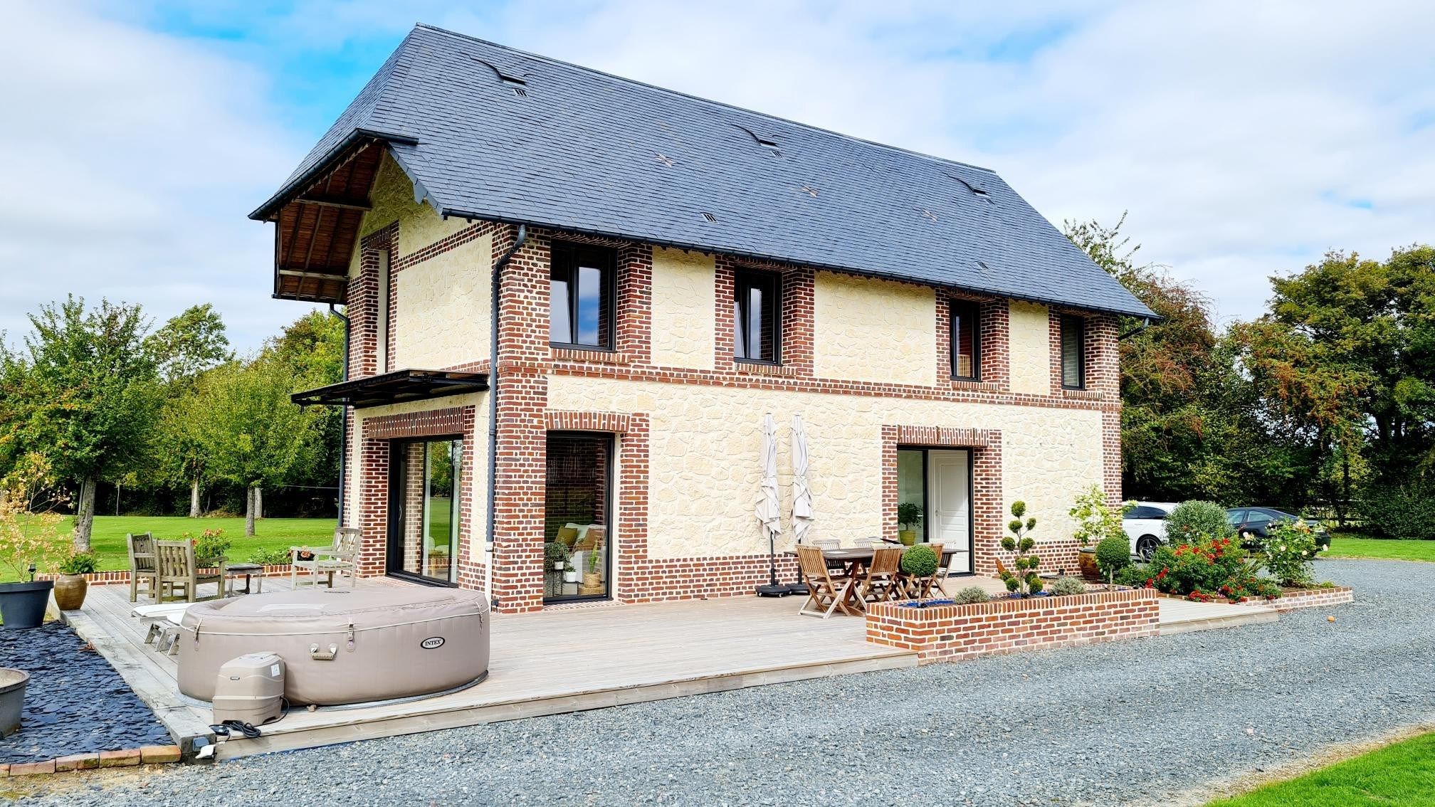 house 5 Rooms for sale on PONT L EVEQUE (14130)