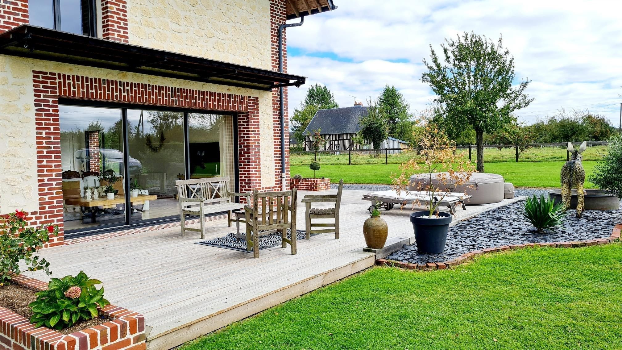 house 5 Rooms for sale on PONT L EVEQUE (14130)