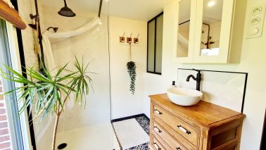 house 5 Rooms for sale on PONT L EVEQUE (14130)