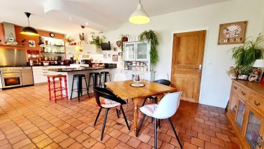 house 6 Rooms for sale on HONFLEUR (14600)