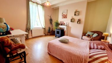 house 6 Rooms for sale on HONFLEUR (14600)